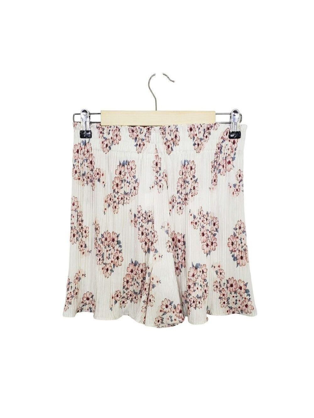 Sadie & Sage White Boho Floral Print Pleated Shorts Size S